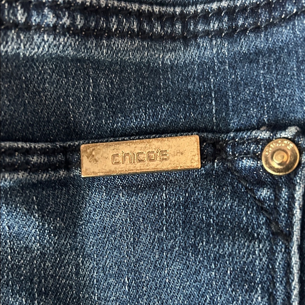 Chico’s Dark Indigo So Slimming Girlfriend Ankle Jeans with Lace Cuff. Sz 1 - Picture 10 of 13